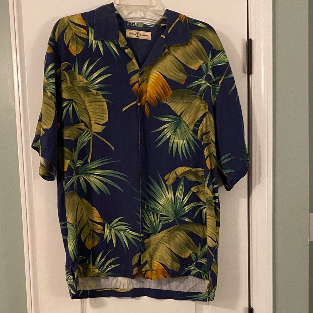 Tommy Bahama Blue Shirt with Green Accents